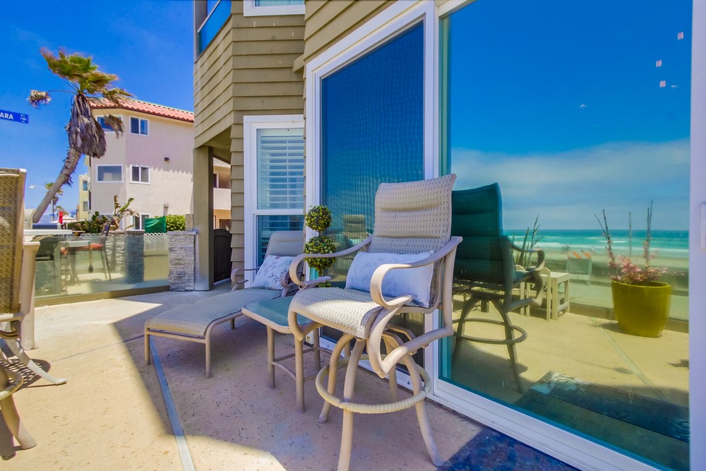 Virtual tour photo 10 of 46 for 3285 Ocean Front Walk #2