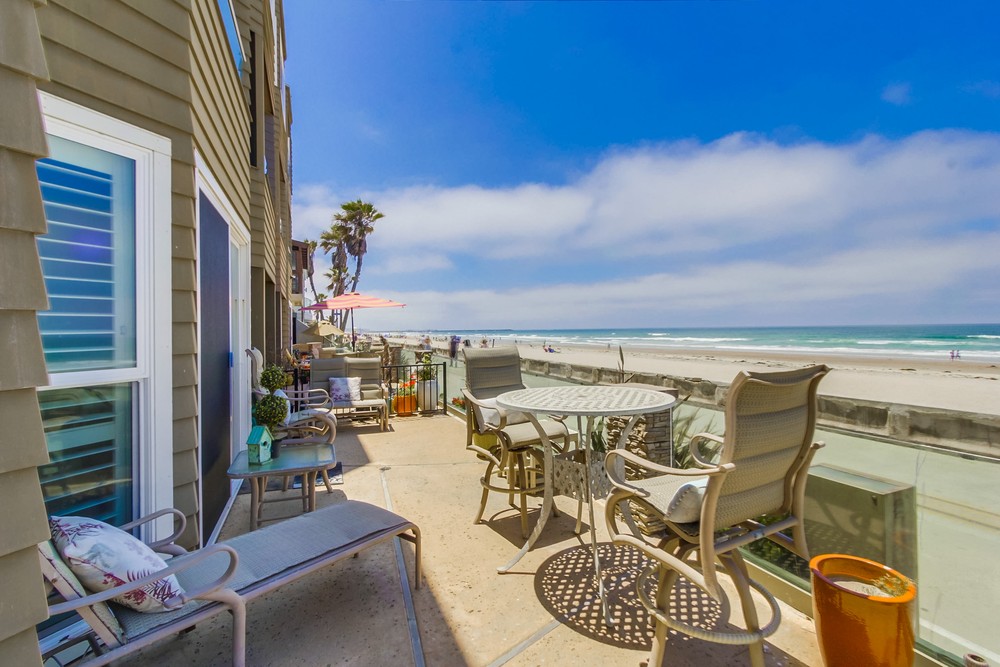 Virtual tour photo 11 of 46 for 3285 Ocean Front Walk #2