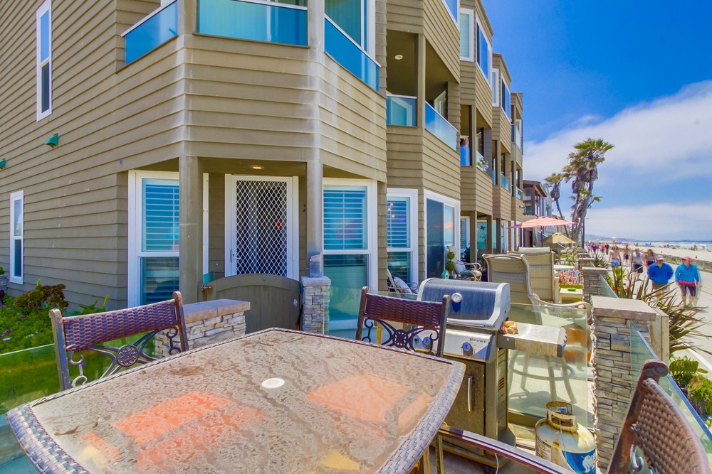 Virtual tour photo 17 of 46 for 3285 Ocean Front Walk #2