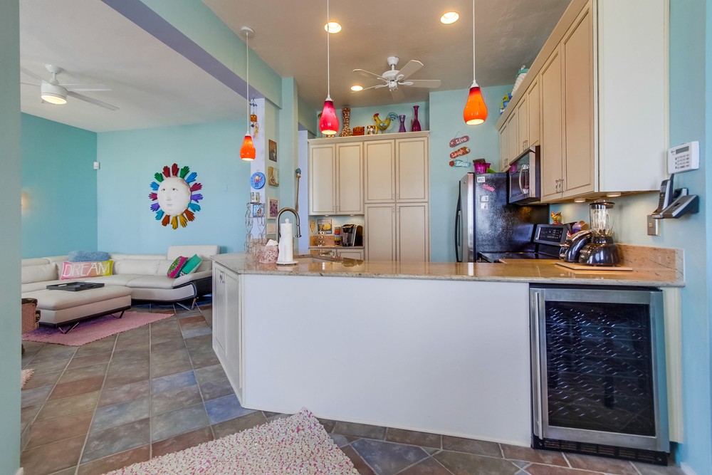 Virtual tour photo 25 of 46 for 3285 Ocean Front Walk #2