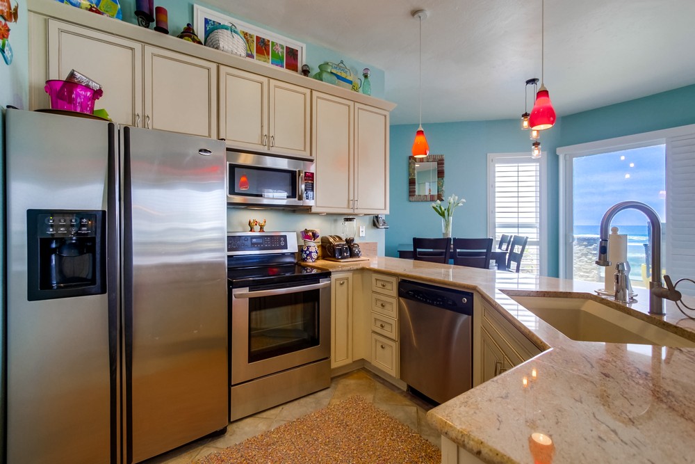 Virtual tour photo 28 of 46 for 3285 Ocean Front Walk #2