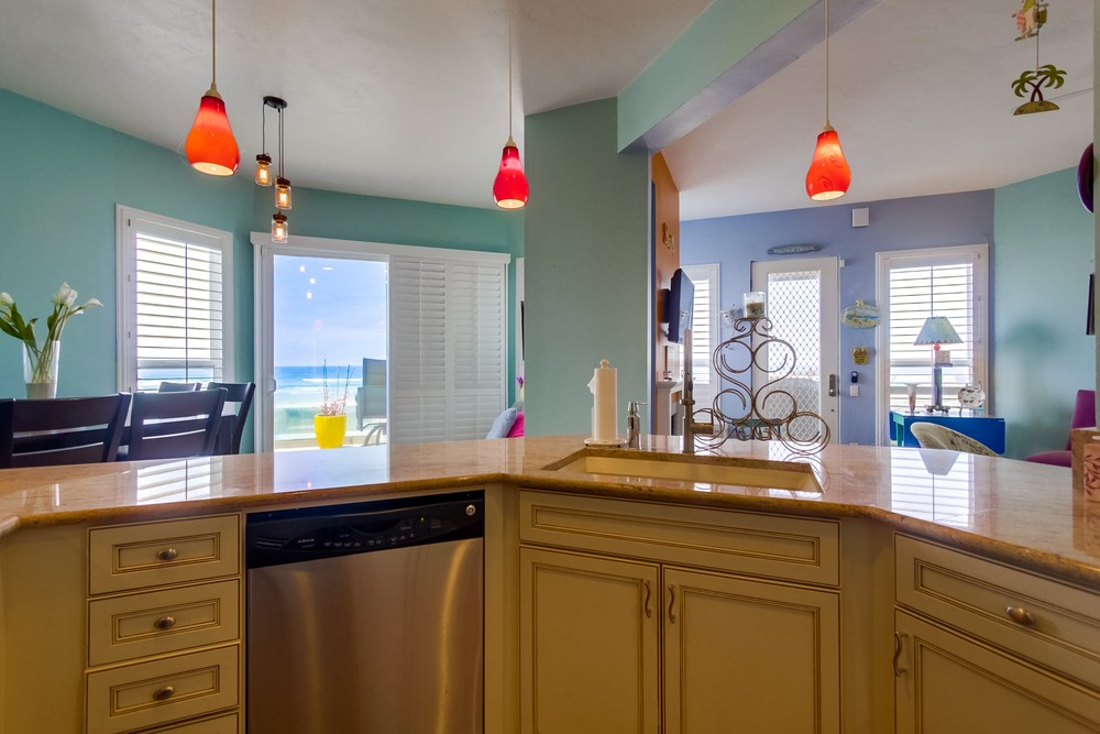Virtual tour photo 29 of 46 for 3285 Ocean Front Walk #2