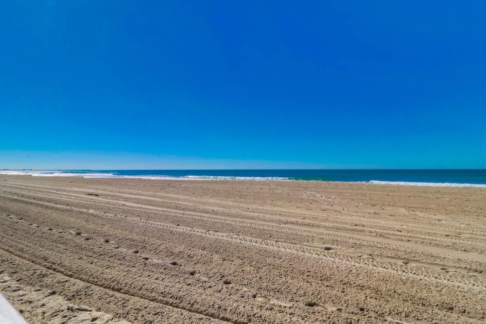 Virtual tour photo 13 of 43 for 3285 Ocean Front Walk