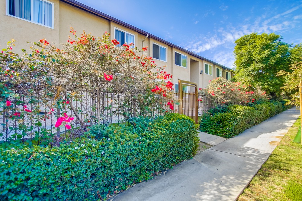 Virtual tour photo 6 of 48 for 3285 Ocean View Blvd #21