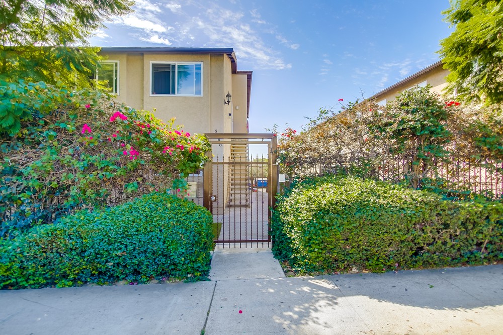 Virtual tour photo 7 of 48 for 3285 Ocean View Blvd #21
