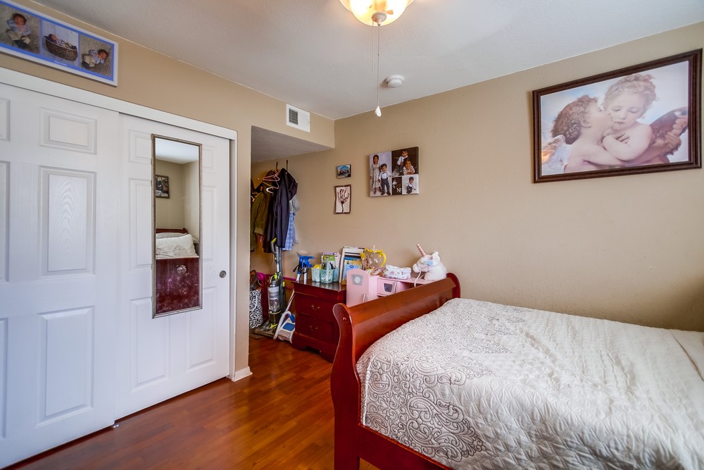 Virtual tour photo 32 of 48 for 3285 Ocean View Blvd #21