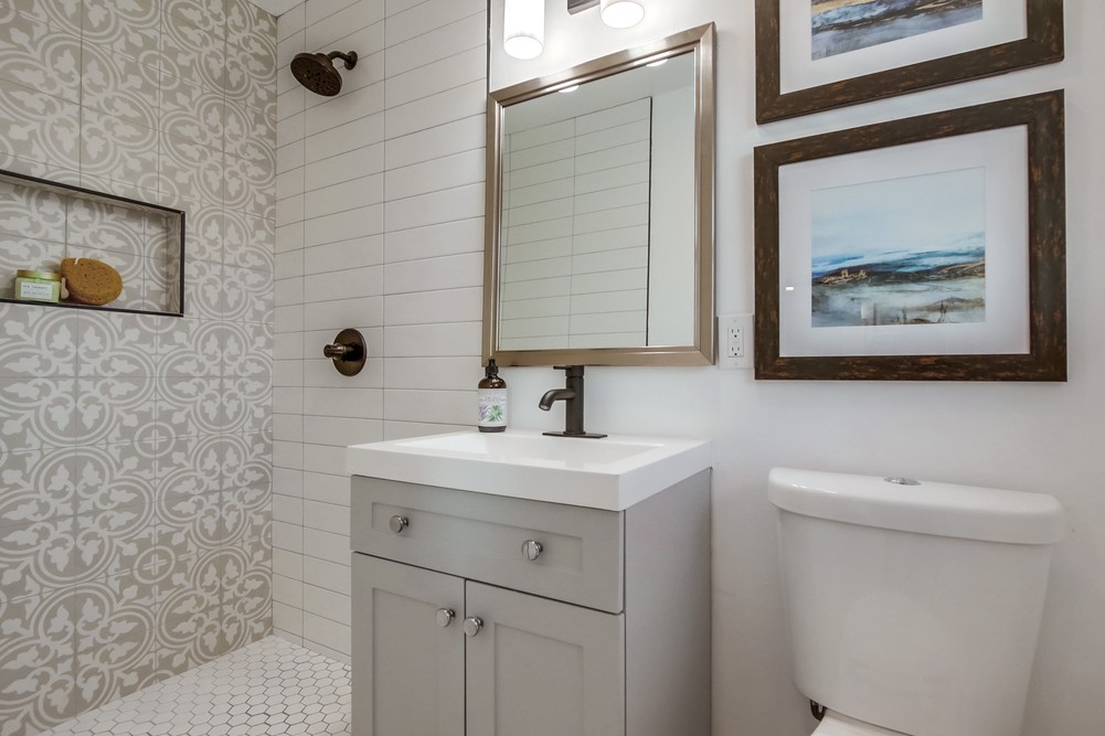Virtual tour photo 34 of 62 for 3287 Mohican Ave