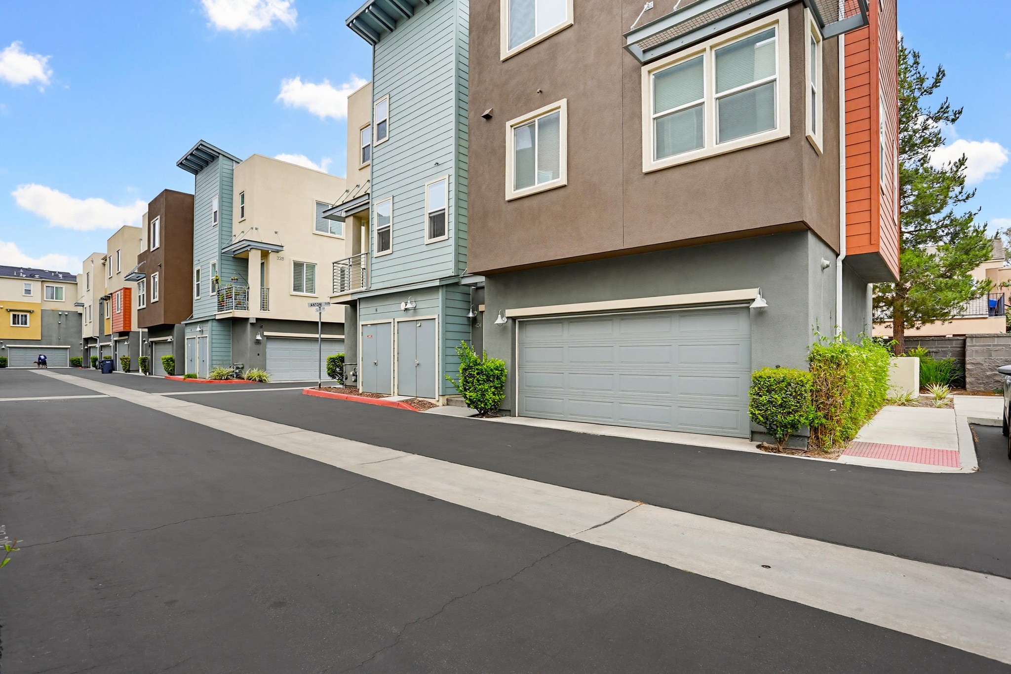 Virtual tour photo 1 of 34 for 329 Antoni Glen UNIT 1404