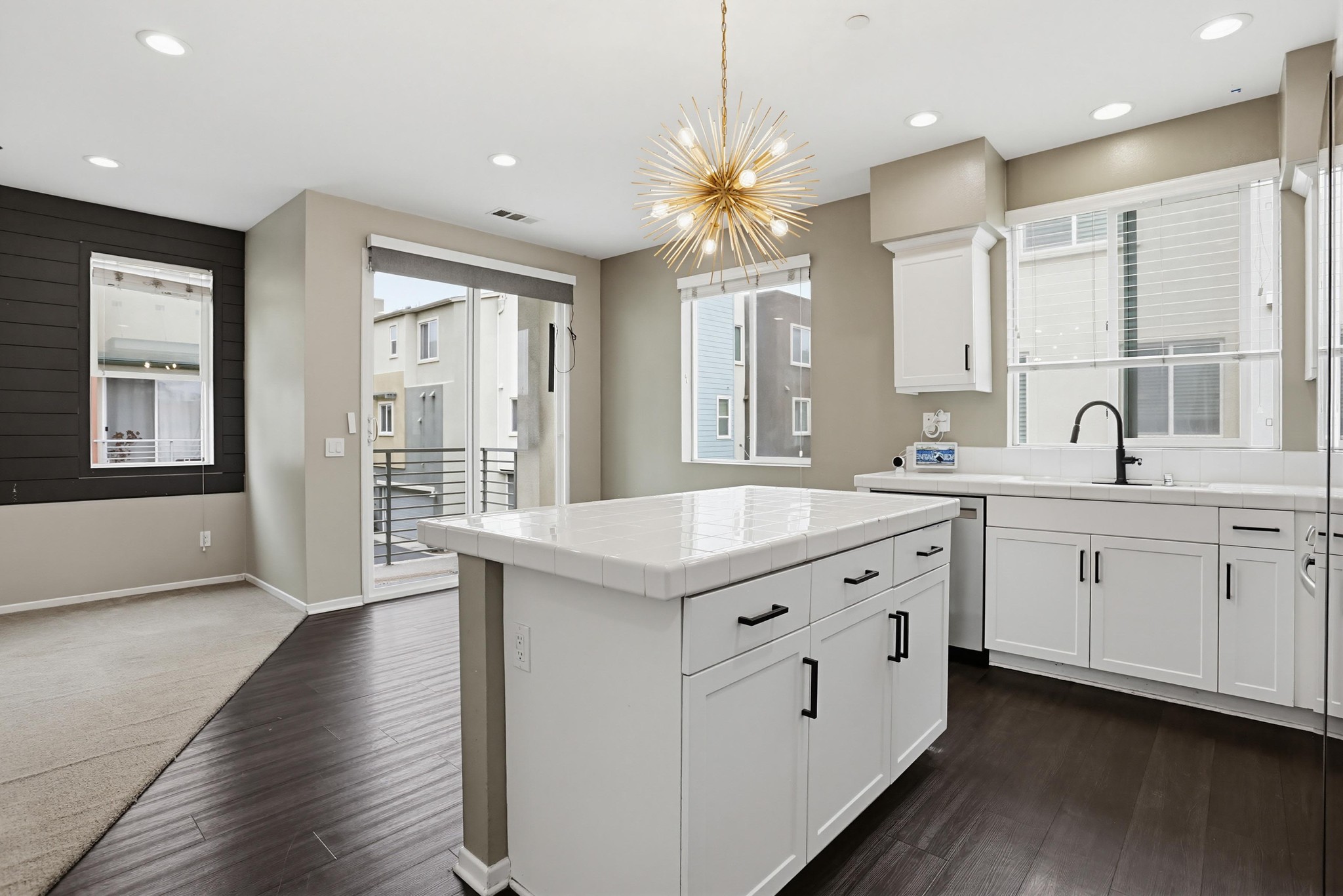 Virtual tour photo 6 of 34 for 329 Antoni Glen UNIT 1404