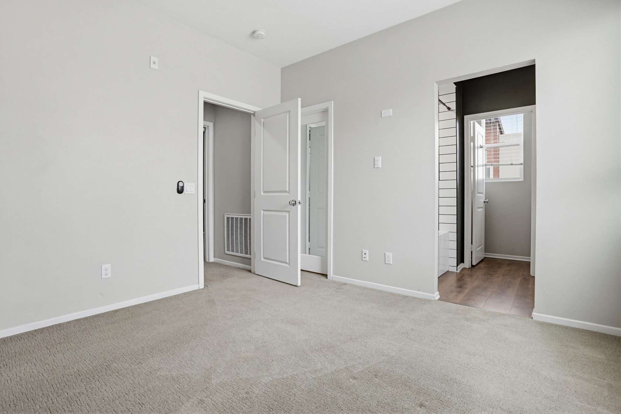 Virtual tour photo 24 of 34 for 329 Antoni Glen UNIT 1404
