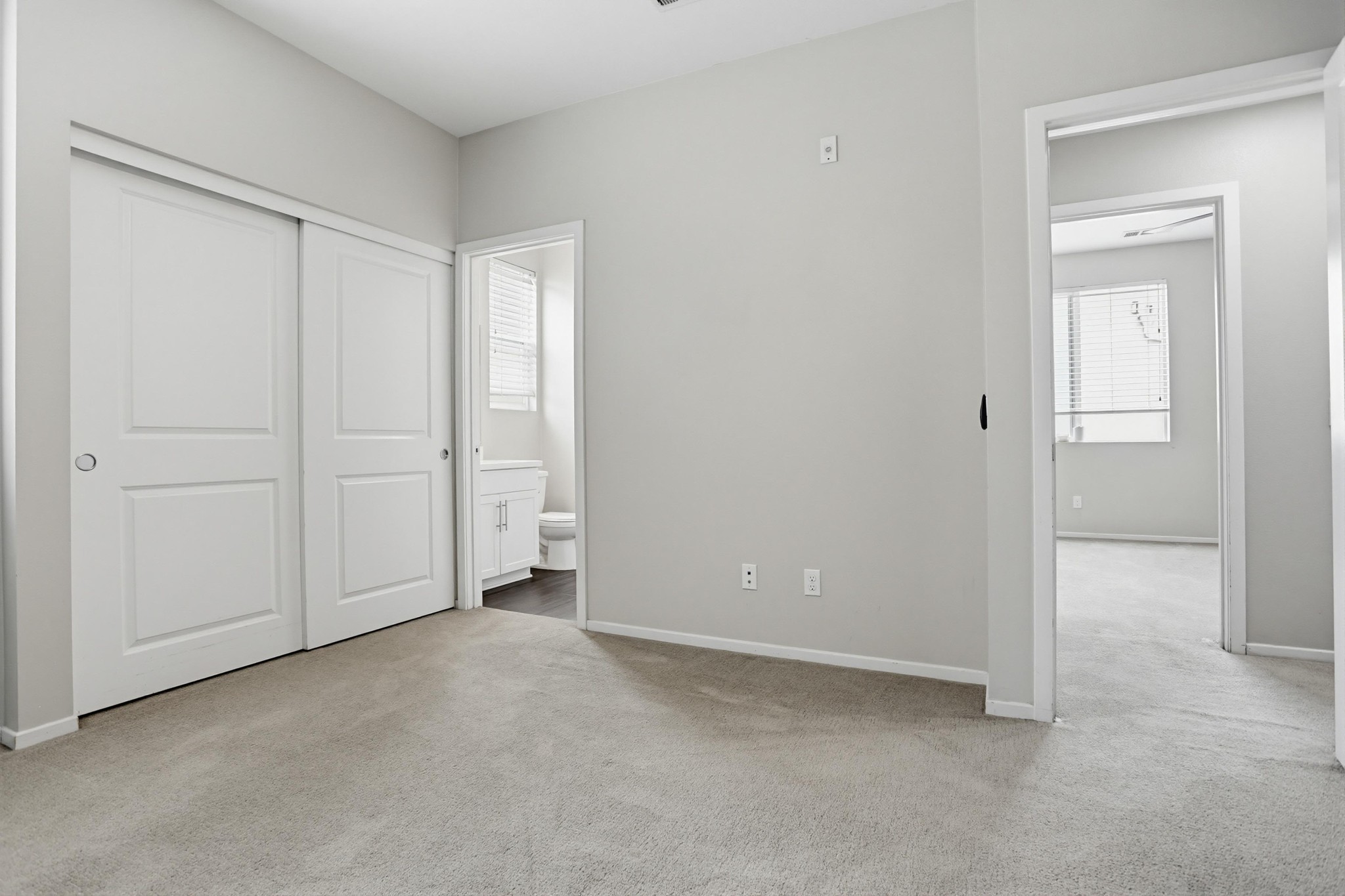 Virtual tour photo 31 of 34 for 329 Antoni Glen UNIT 1404