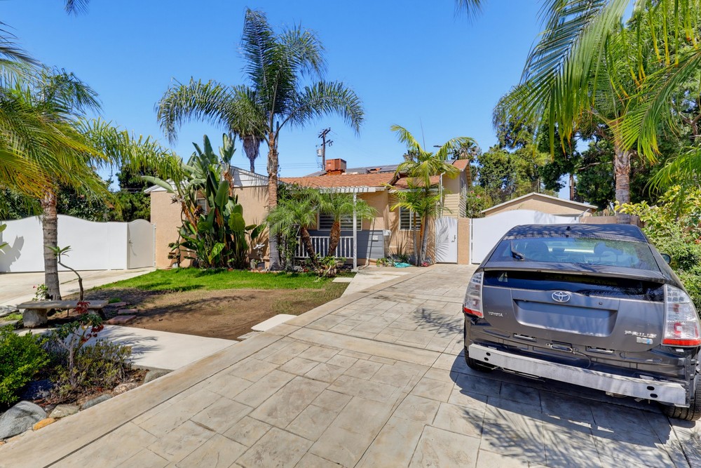 Virtual tour photo 6 of 101 for 329 Kathryn Dr