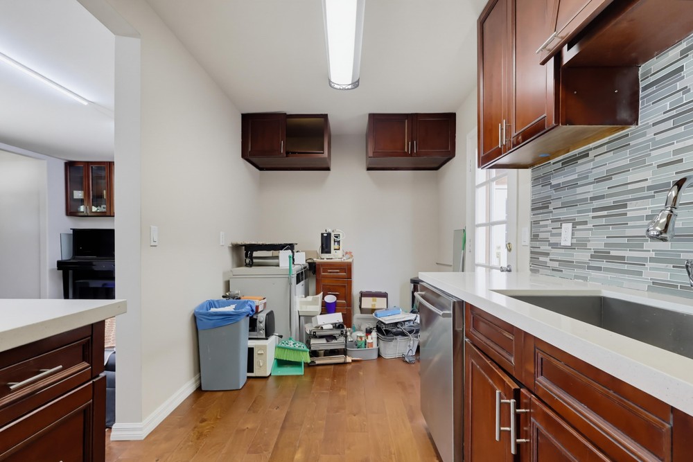 Virtual tour photo 15 of 101 for 329 Kathryn Dr