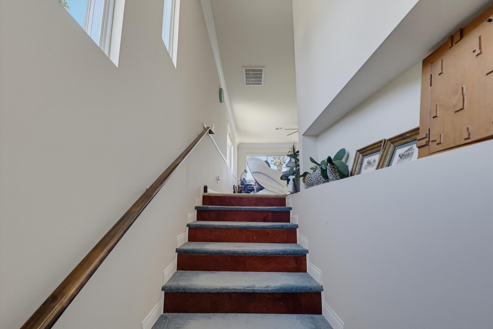 Virtual tour photo 54 of 101 for 329 Kathryn Dr