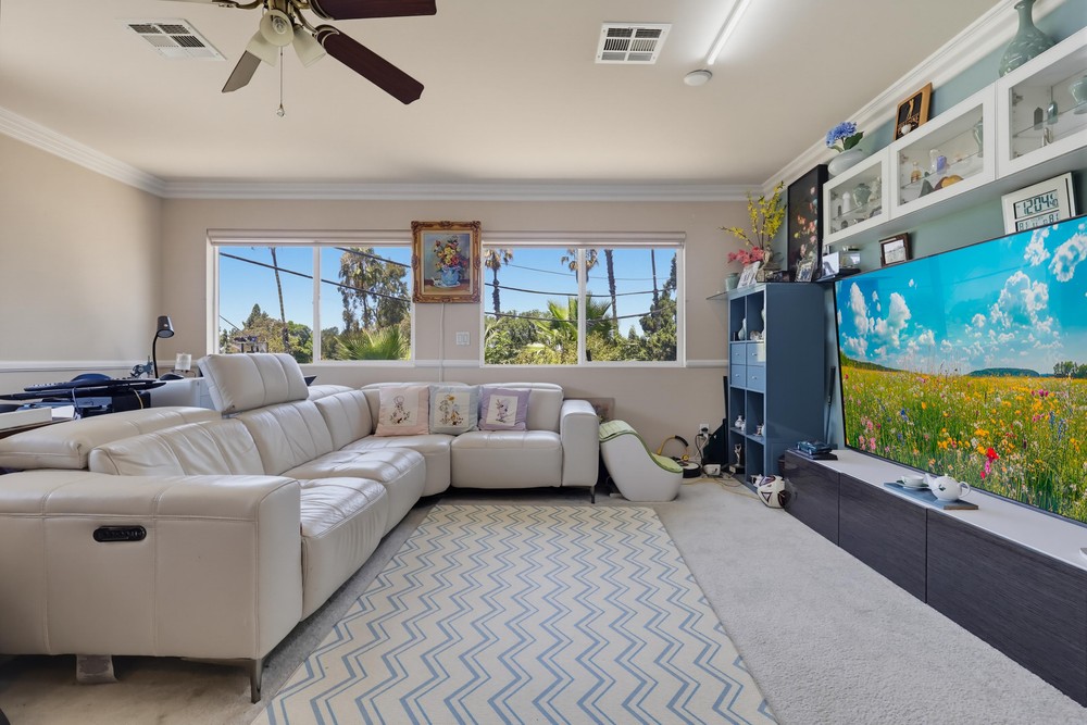 Virtual tour photo 61 of 101 for 329 Kathryn Dr