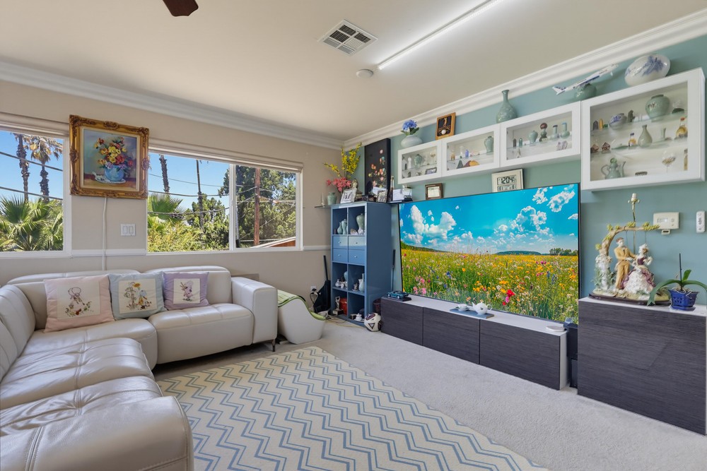Virtual tour photo 62 of 101 for 329 Kathryn Dr