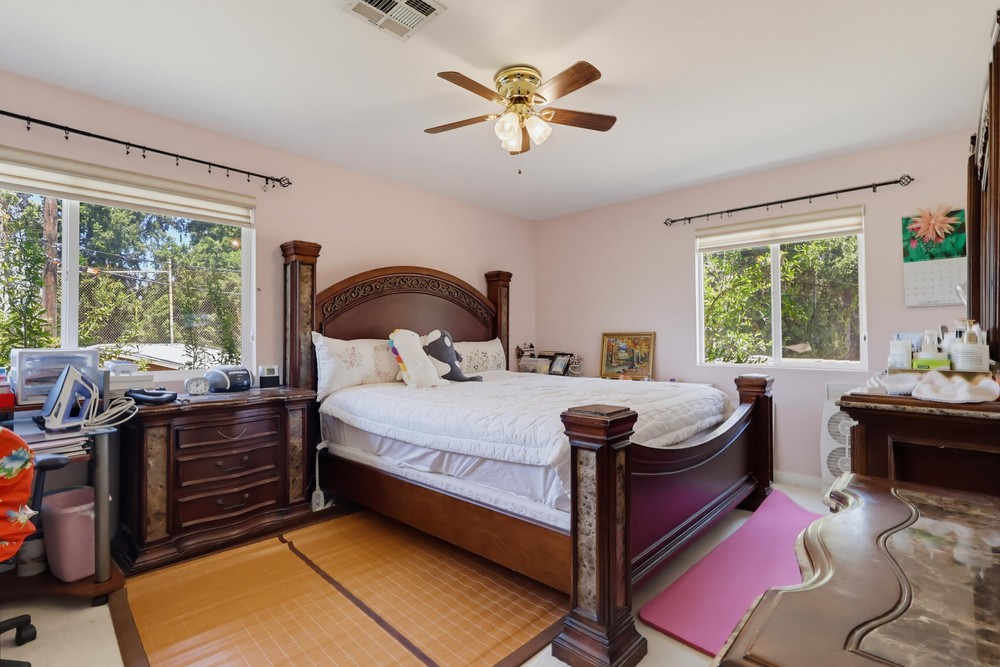 Virtual tour photo 74 of 101 for 329 Kathryn Dr