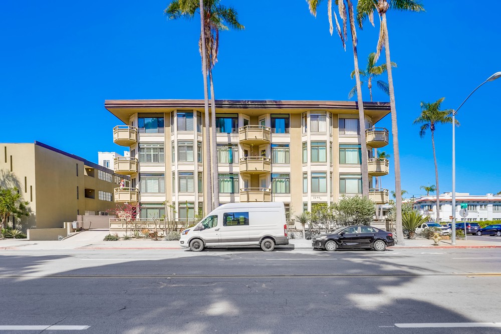 Virtual tour photo 1 of 48 for 3290 Sixth Ave