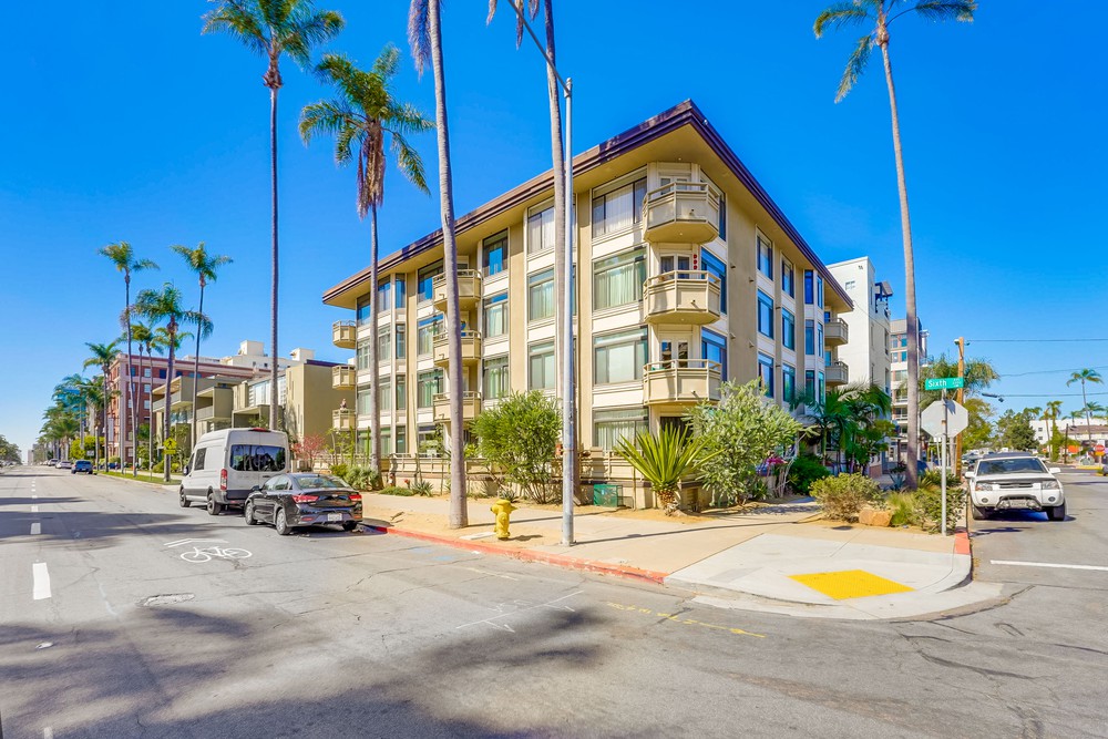 Virtual tour photo 4 of 48 for 3290 Sixth Ave