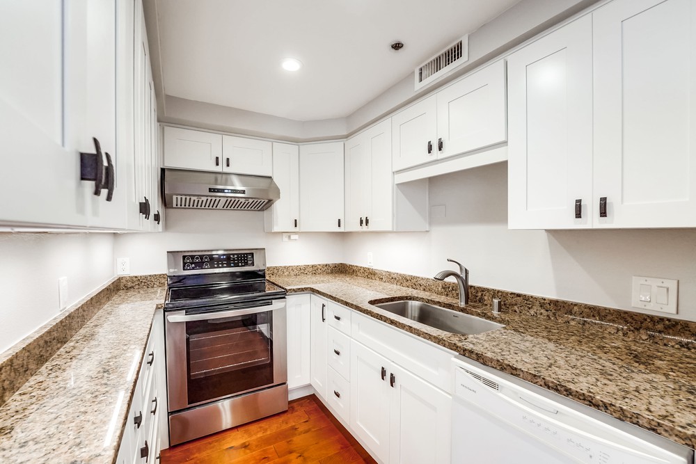 Virtual tour photo 32 of 48 for 3290 Sixth Ave