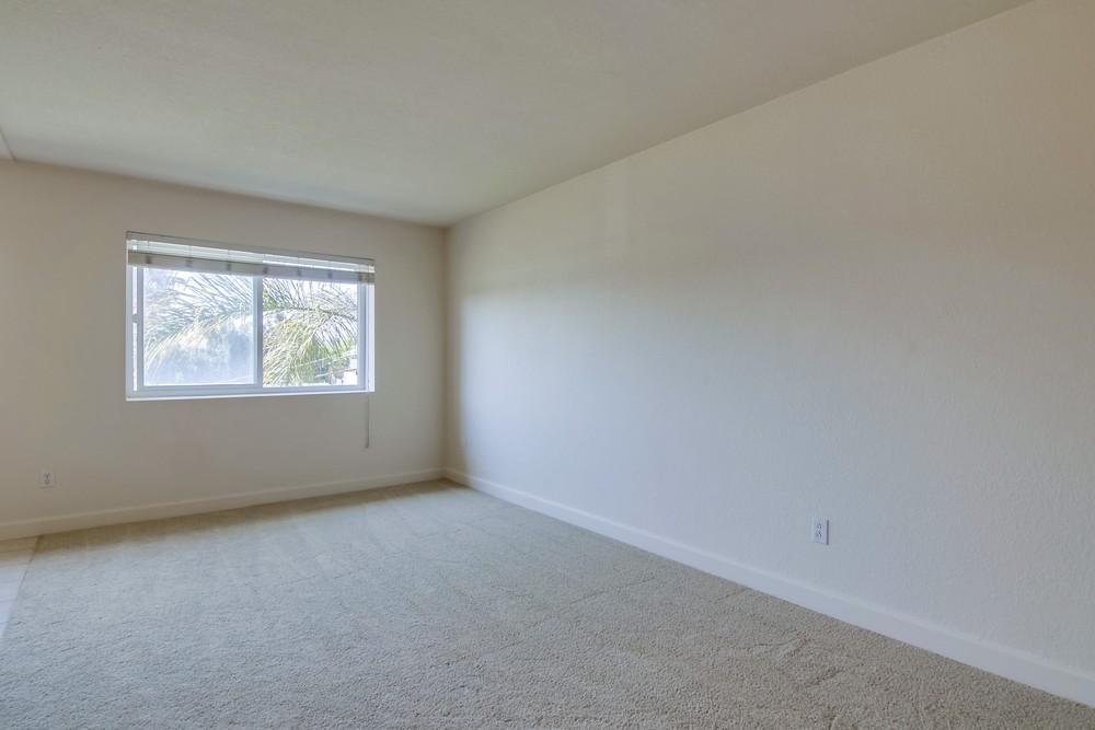 Virtual tour photo 7 of 31 for 3295 Ocean View Blvd UNIT 30