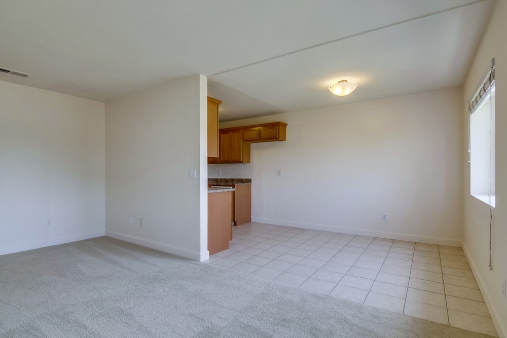 Virtual tour photo 10 of 31 for 3295 Ocean View Blvd UNIT 30