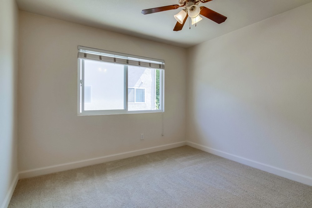 Virtual tour photo 20 of 31 for 3295 Ocean View Blvd UNIT 30