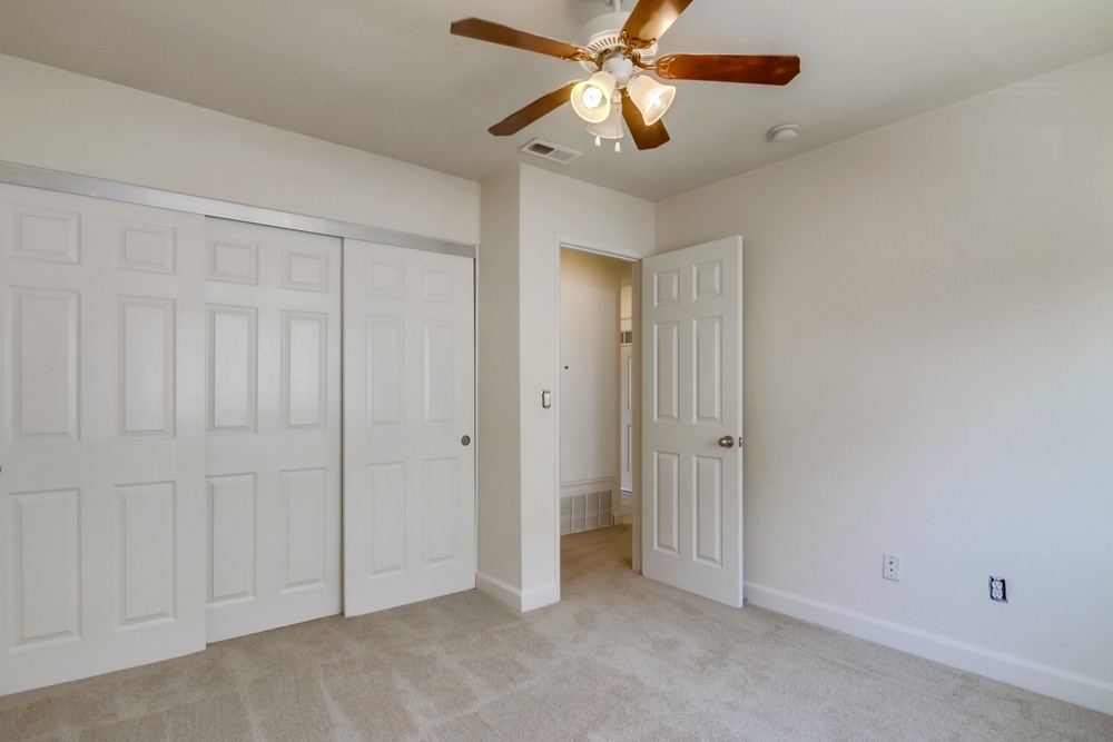 Virtual tour photo 21 of 31 for 3295 Ocean View Blvd UNIT 30