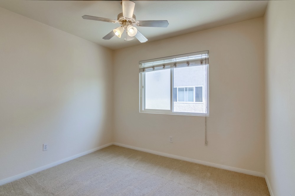 Virtual tour photo 22 of 31 for 3295 Ocean View Blvd UNIT 30