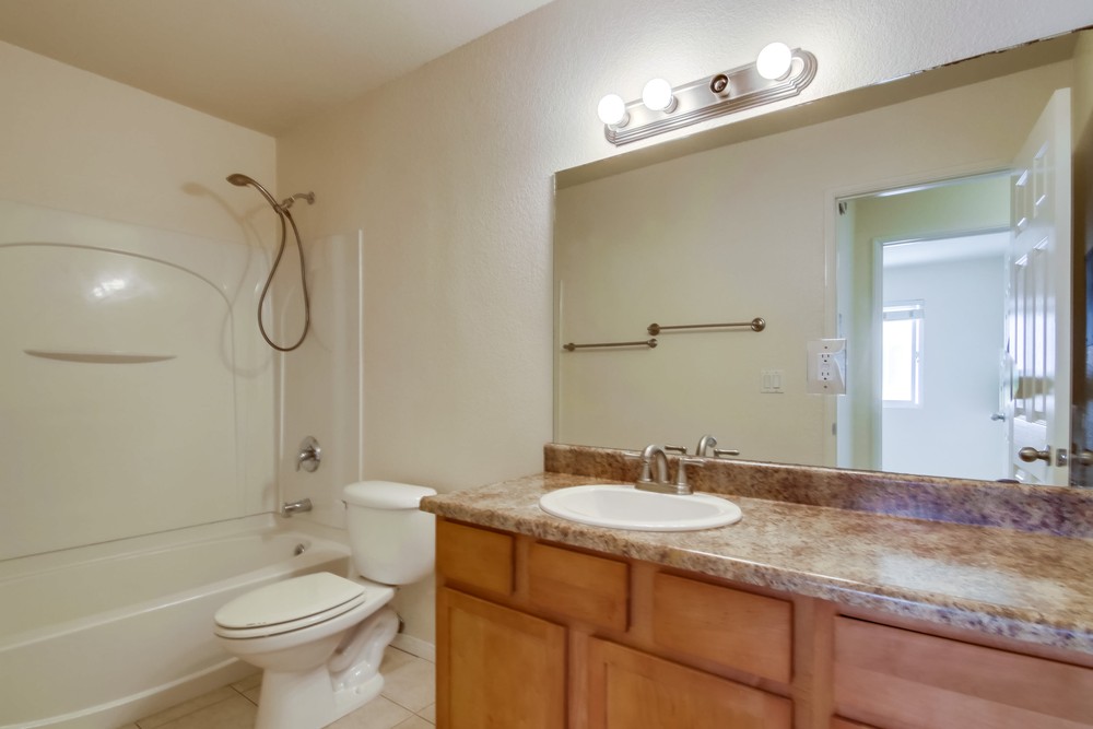 Virtual tour photo 24 of 31 for 3295 Ocean View Blvd UNIT 30