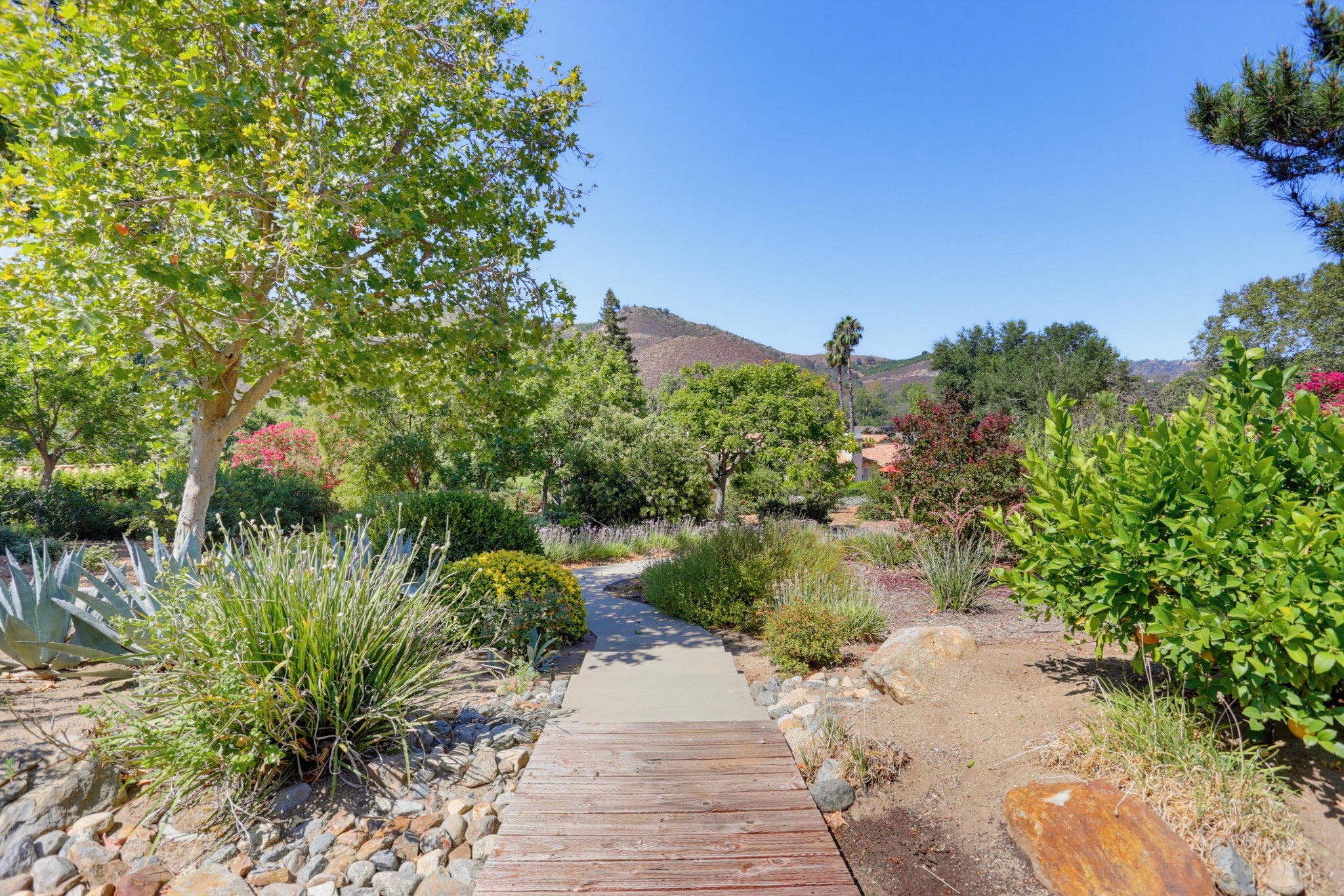 Virtual tour photo 38 of 42 for 32993 Luiseno Cir Dr