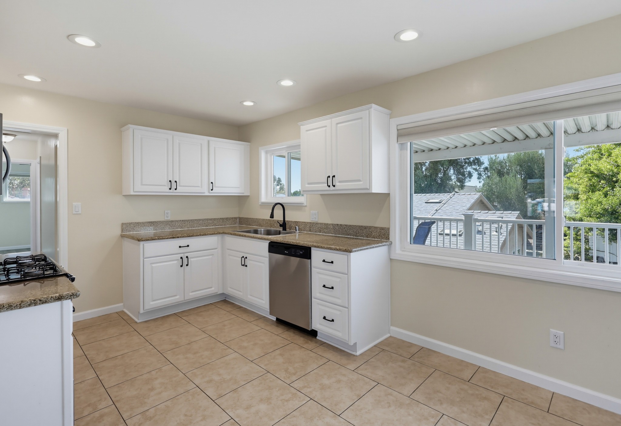 Virtual tour photo 16 of 50 for 330 35th St