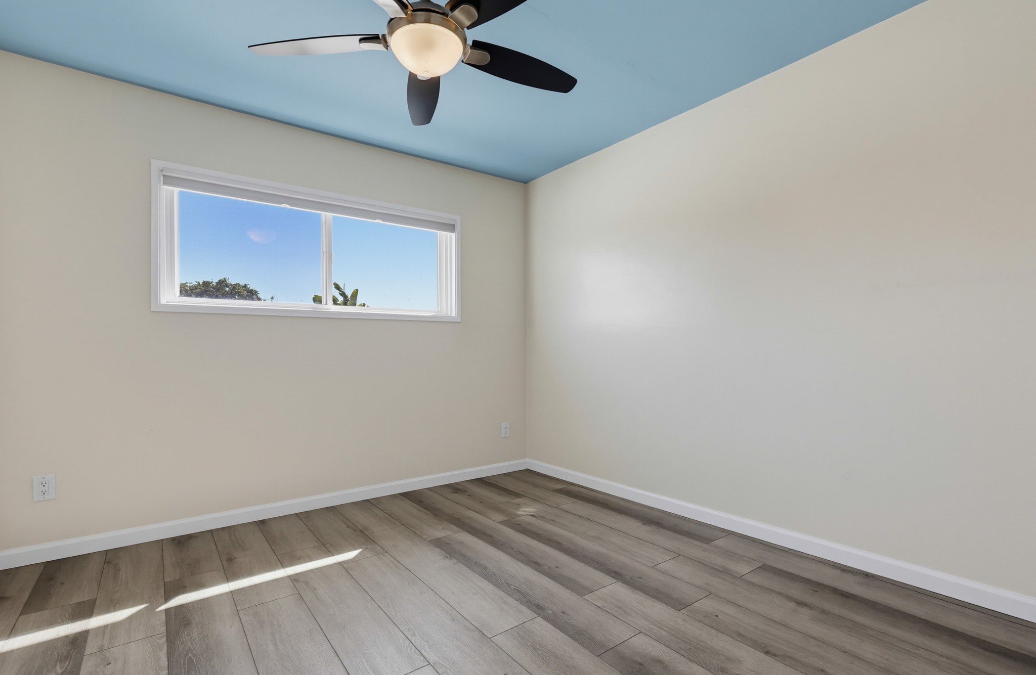 Virtual tour photo 28 of 50 for 330 35th St