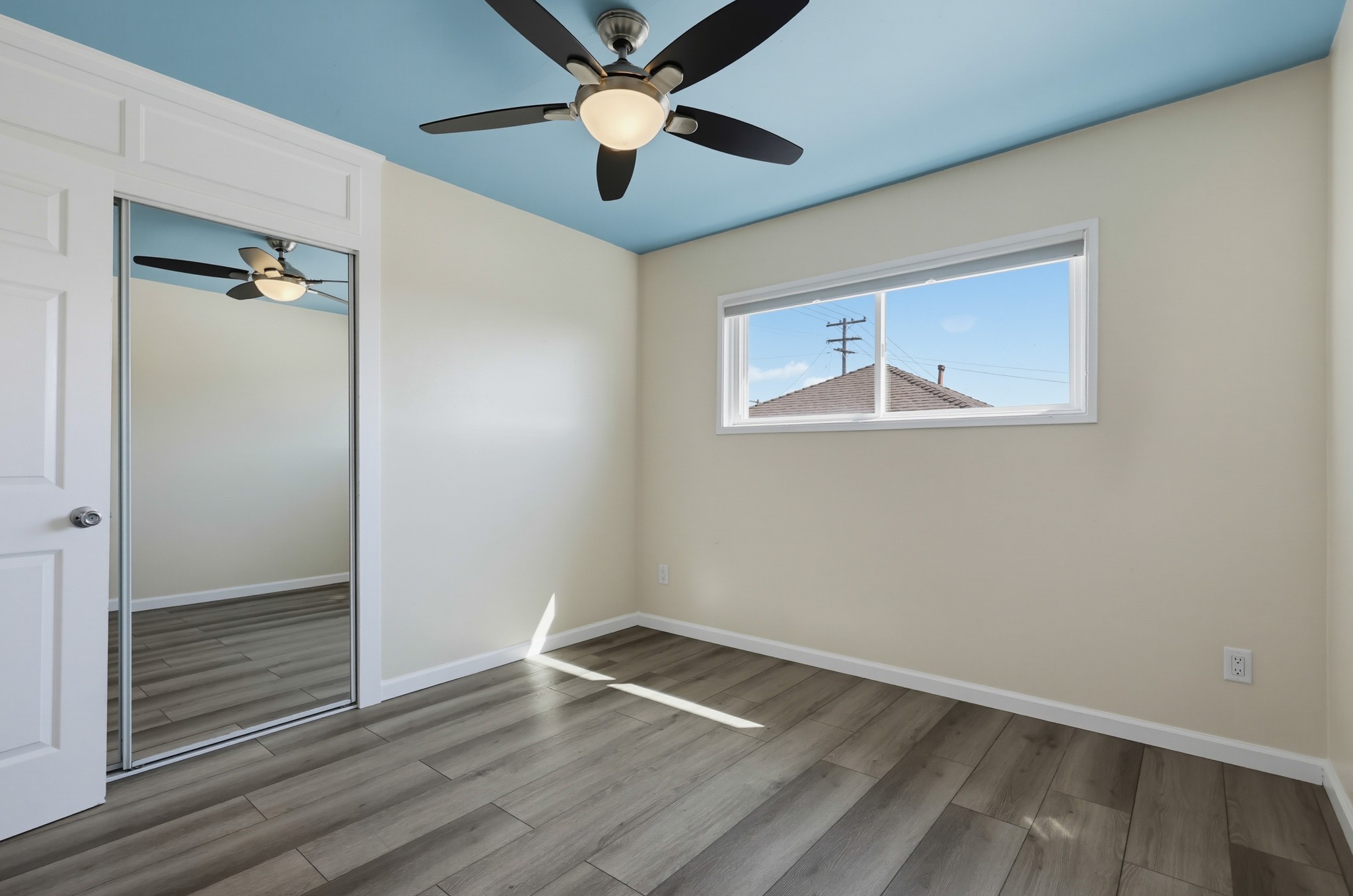 Virtual tour photo 29 of 50 for 330 35th St