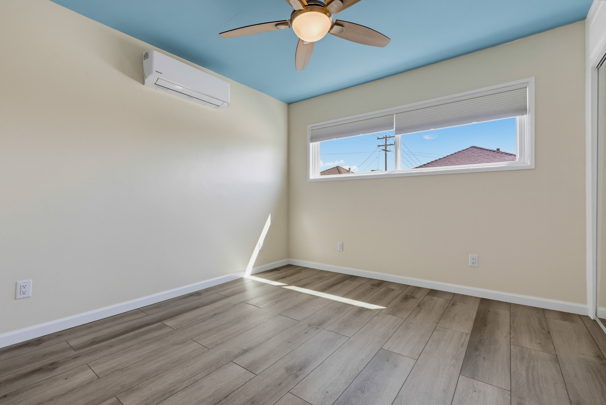 Virtual tour photo 31 of 50 for 330 35th St