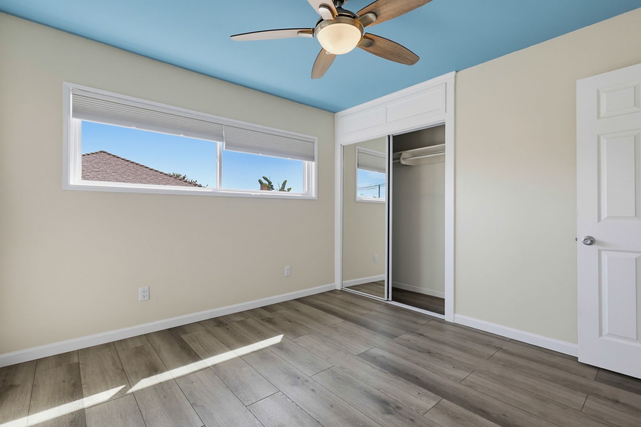 Virtual tour photo 32 of 50 for 330 35th St