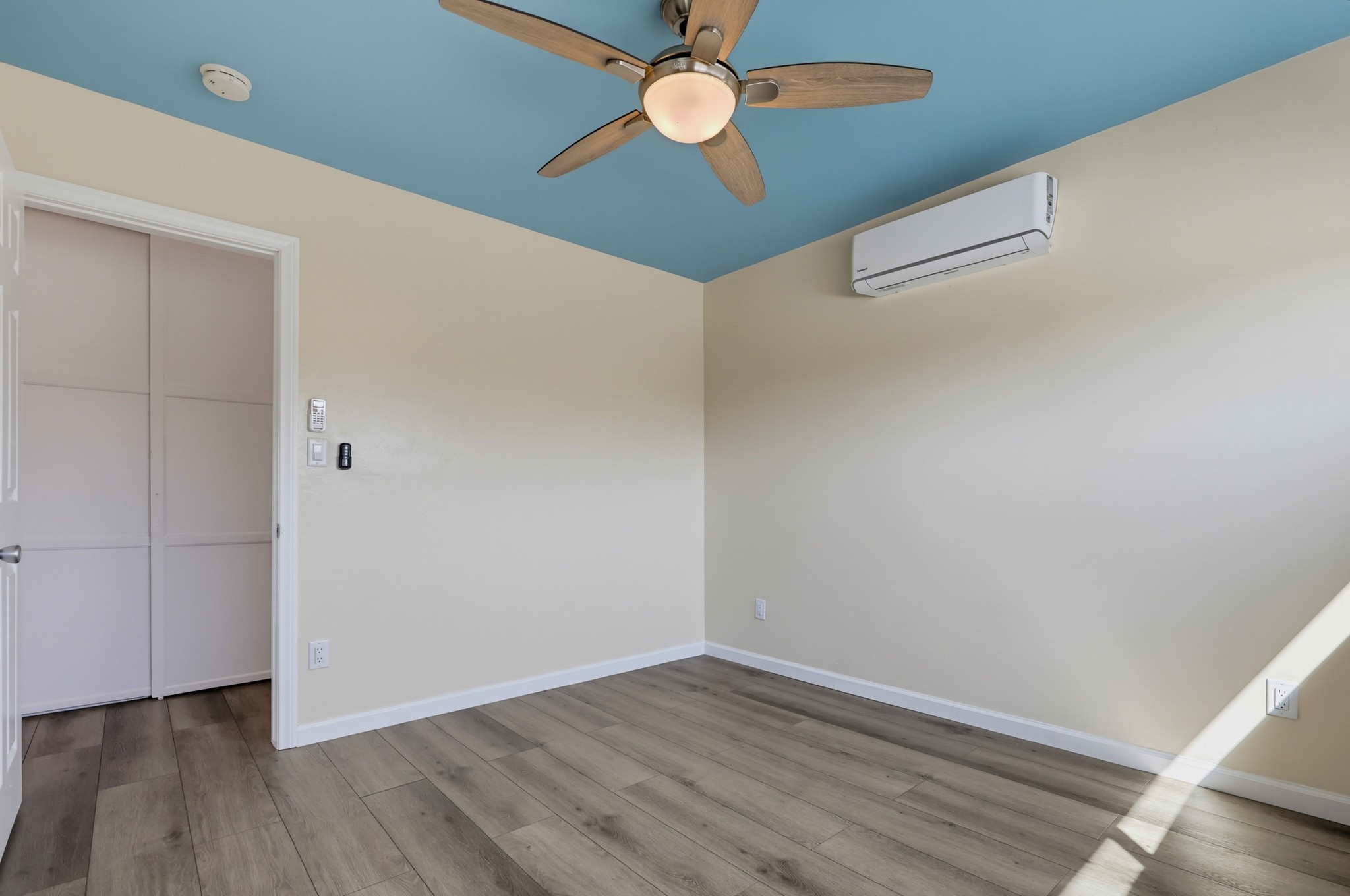 Virtual tour photo 33 of 50 for 330 35th St