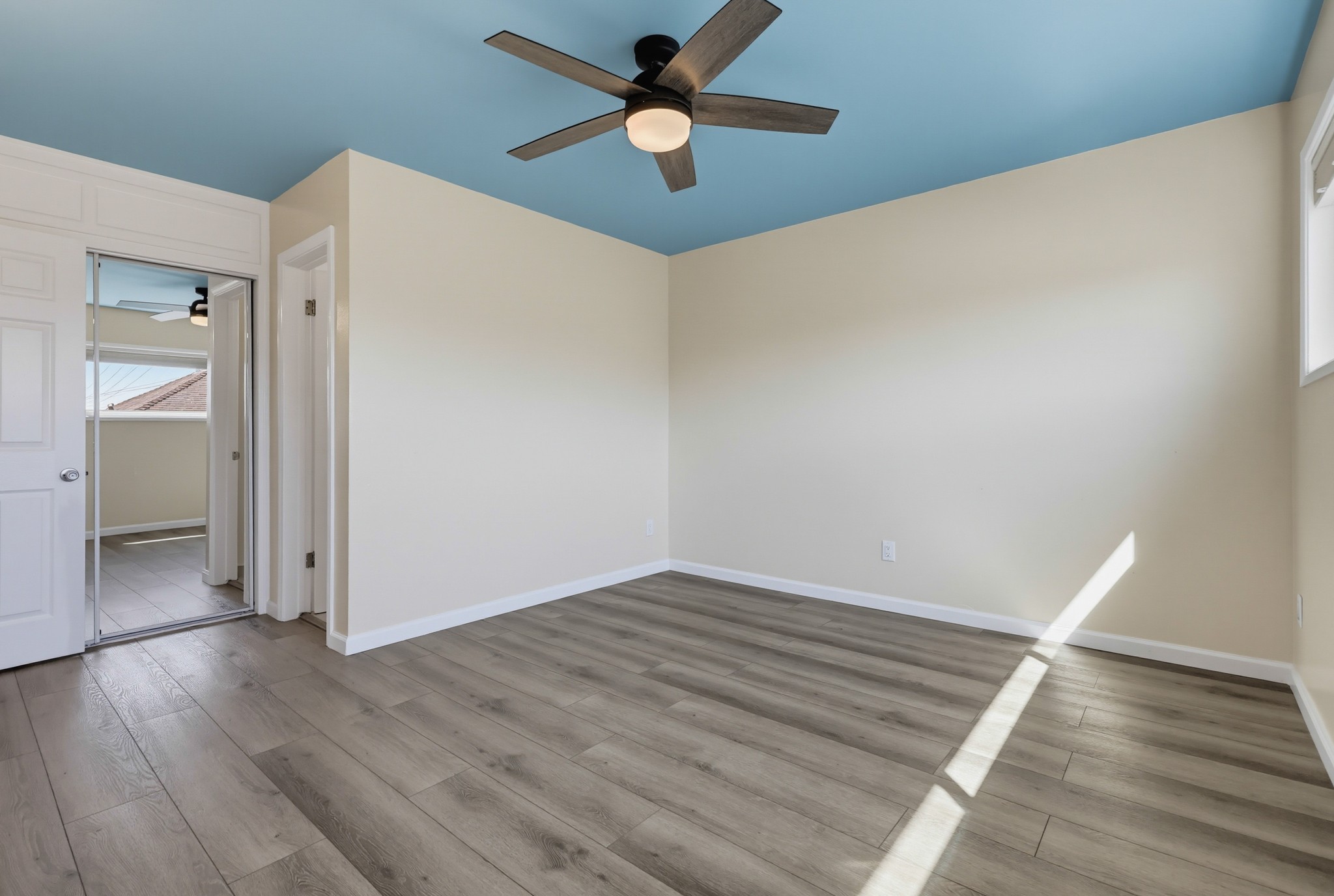 Virtual tour photo 38 of 50 for 330 35th St