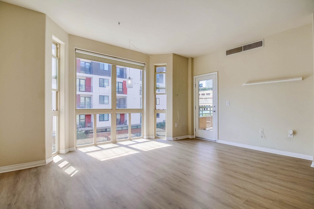 Virtual tour photo 18 of 57 for 330 J St, 306
