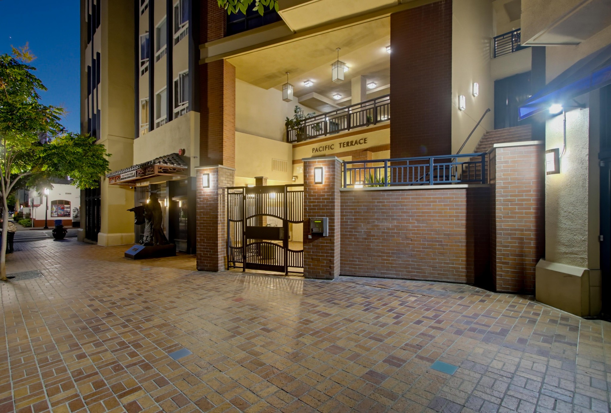 Virtual tour photo 4 of 63 for 330 J St Unit 406
