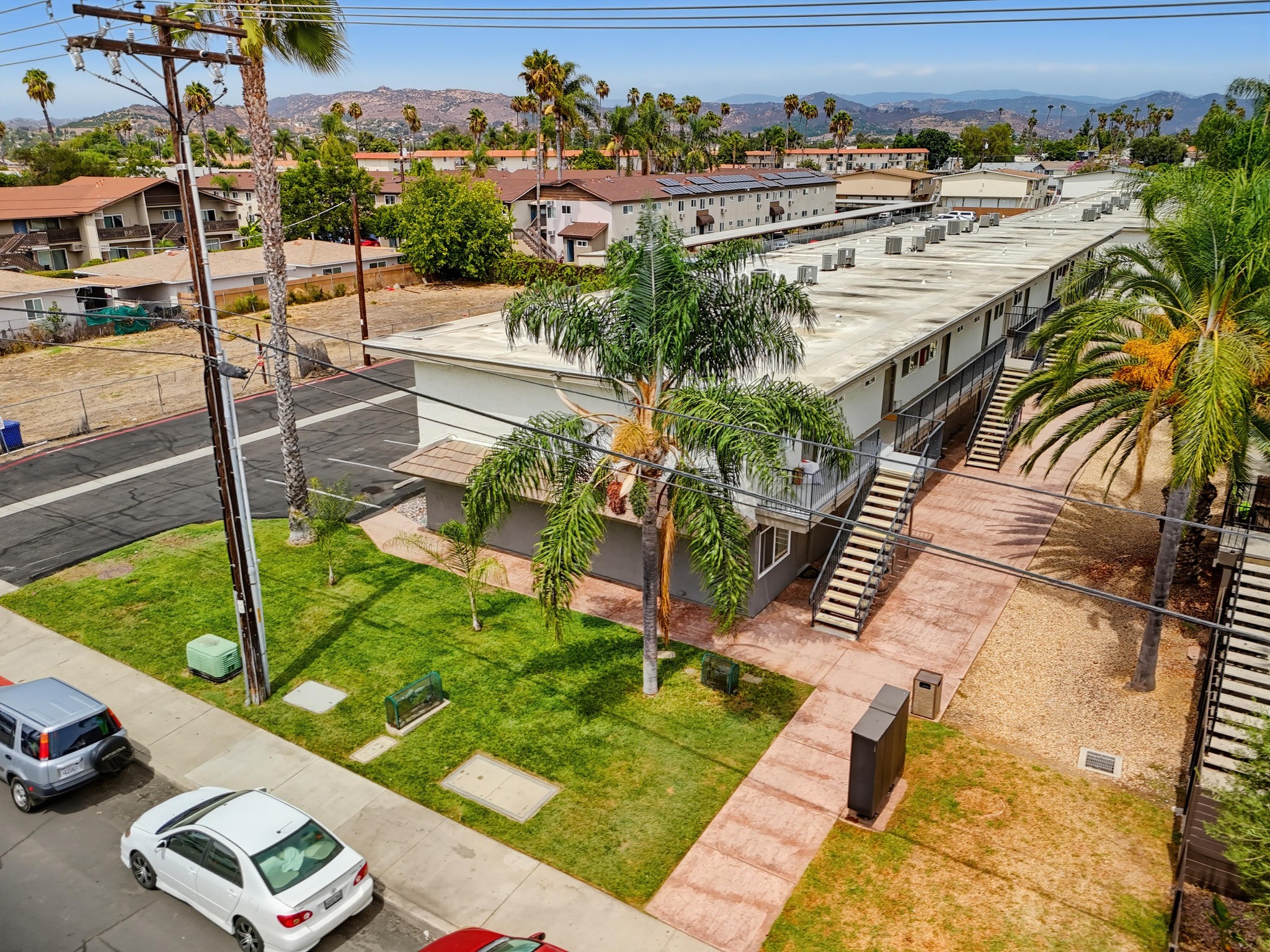 Virtual tour photo 1 of 60 for 330 N Juniper St