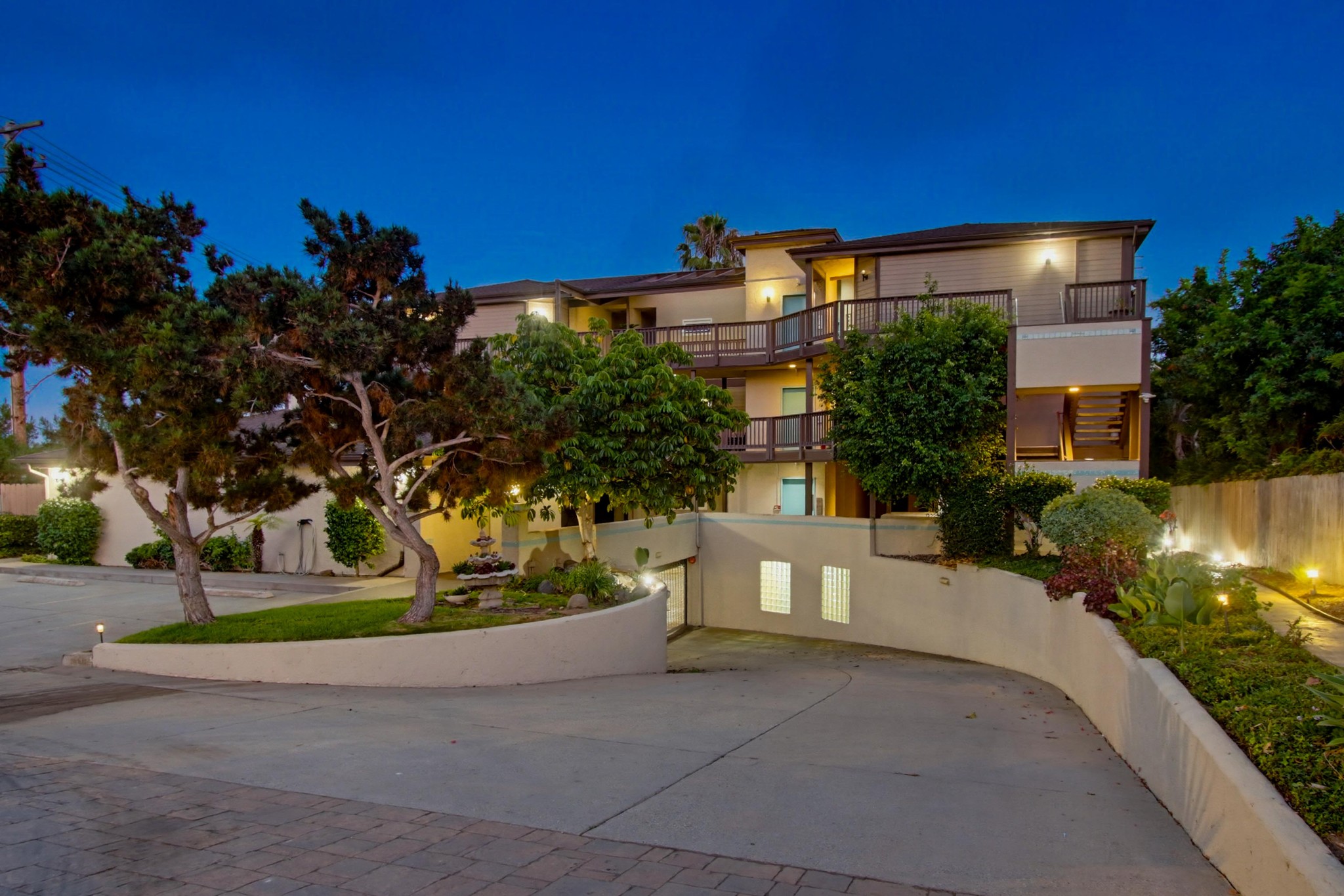 Virtual tour photo 3 of 86 for 331 Olive Ave
