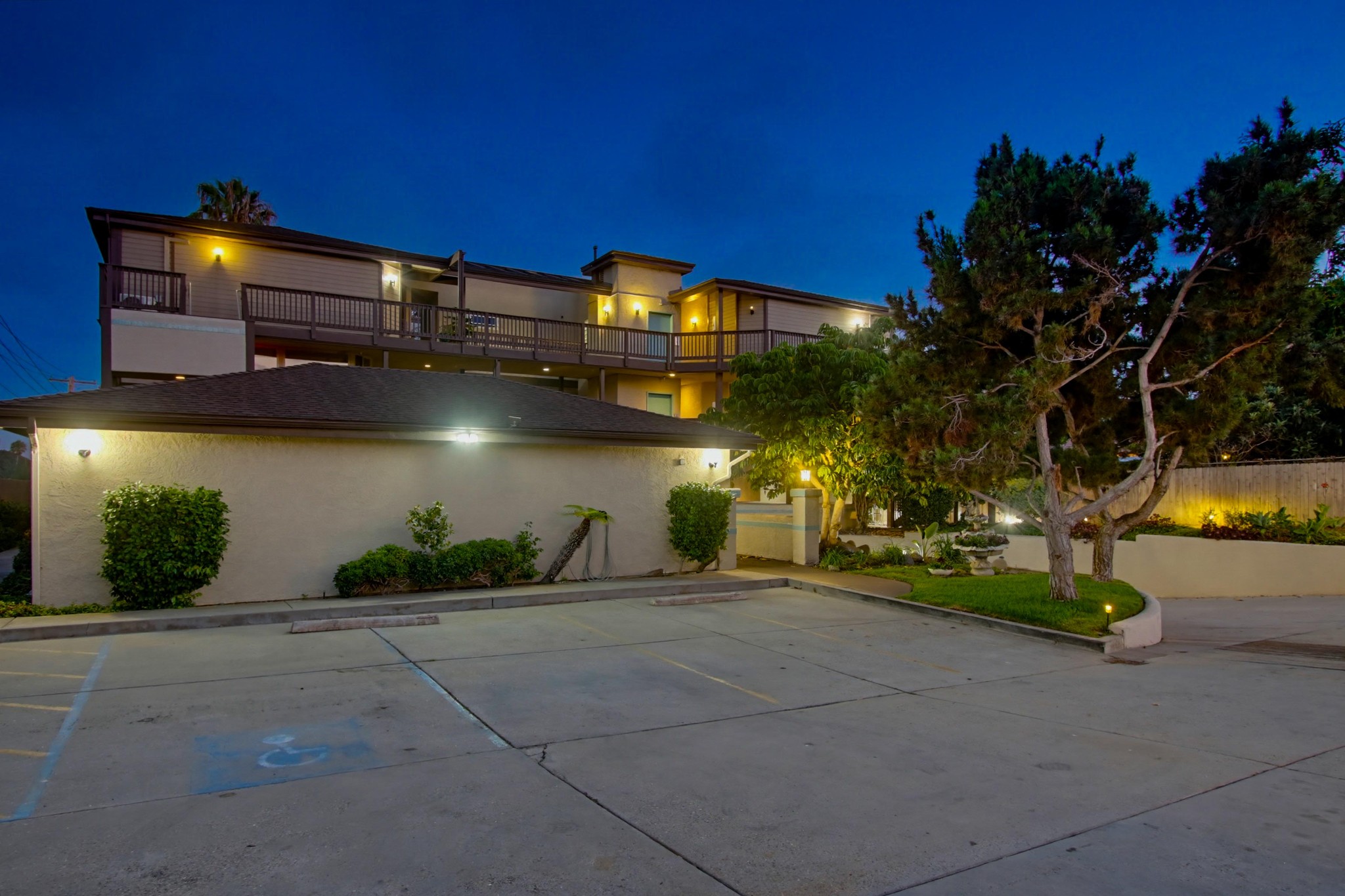 Virtual tour photo 4 of 86 for 331 Olive Ave