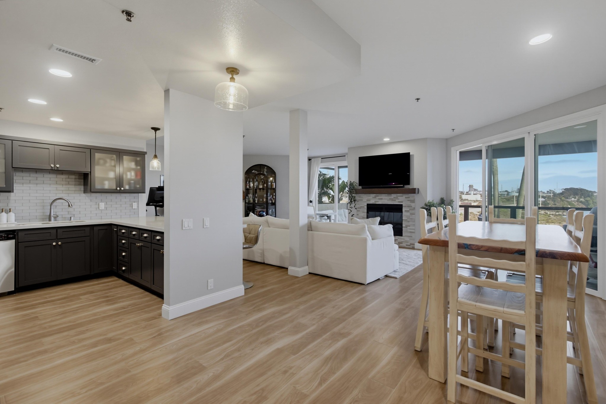 Virtual tour photo 8 of 86 for 331 Olive Ave