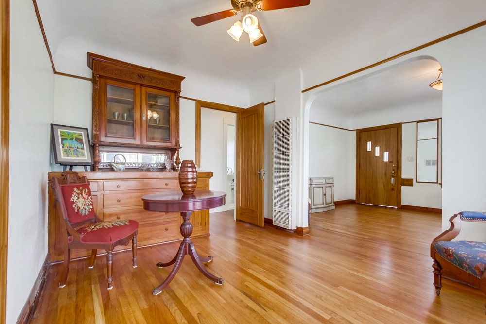 Virtual tour photo 13 of 30 for 3318 Dwight St