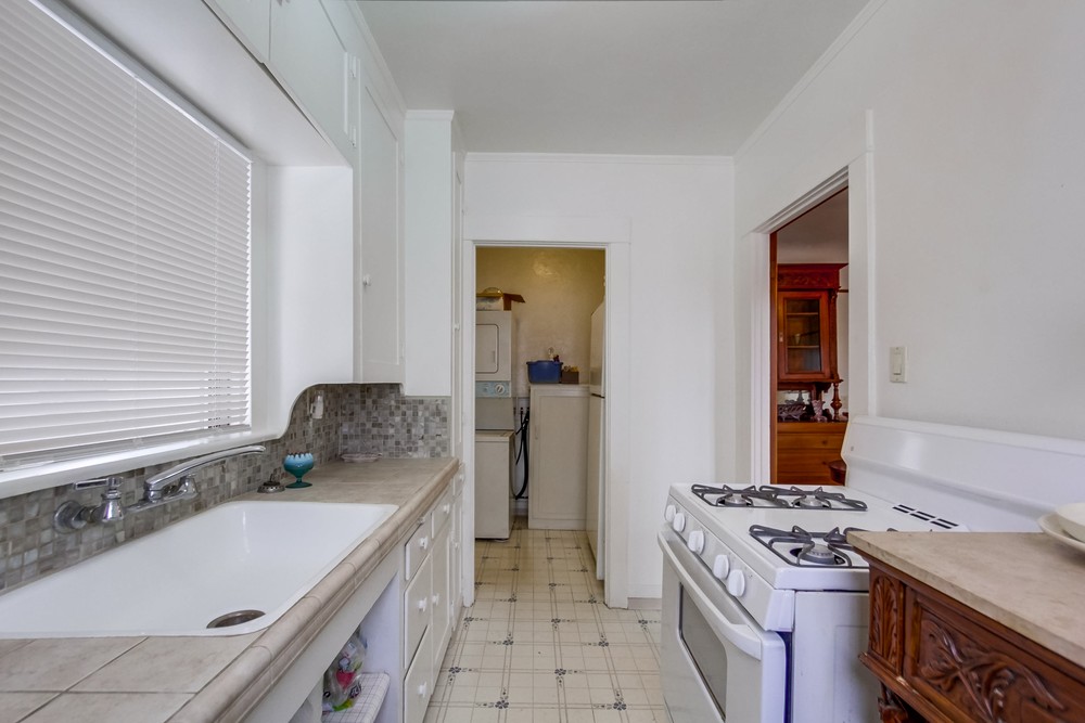 Virtual tour photo 18 of 30 for 3318 Dwight St