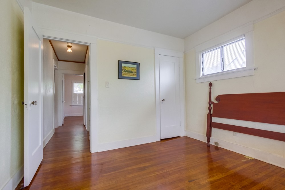 Virtual tour photo 20 of 30 for 3318 Dwight St
