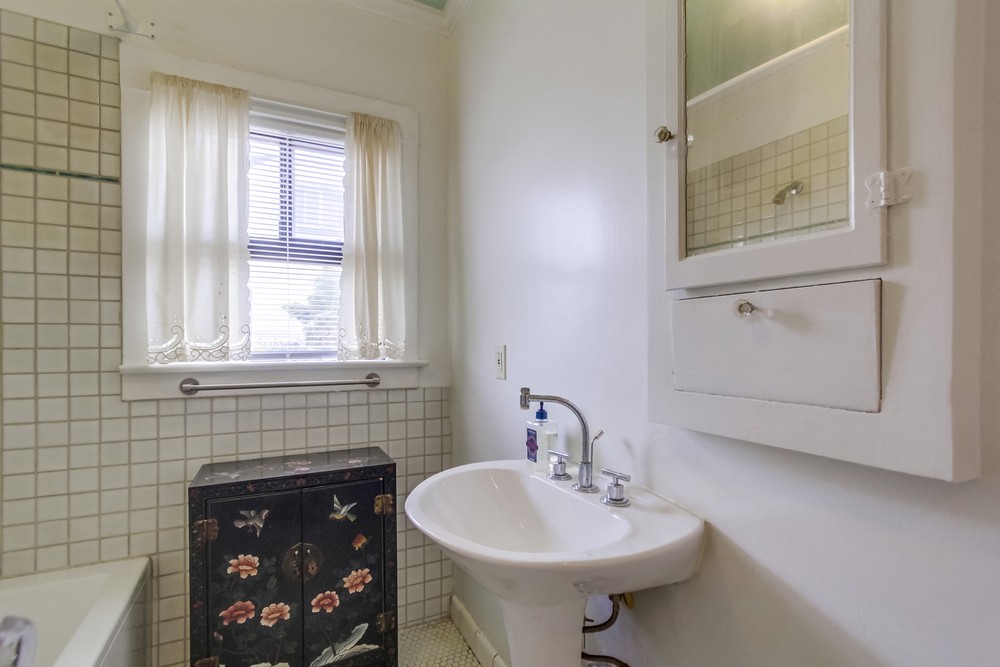 Virtual tour photo 23 of 30 for 3318 Dwight St