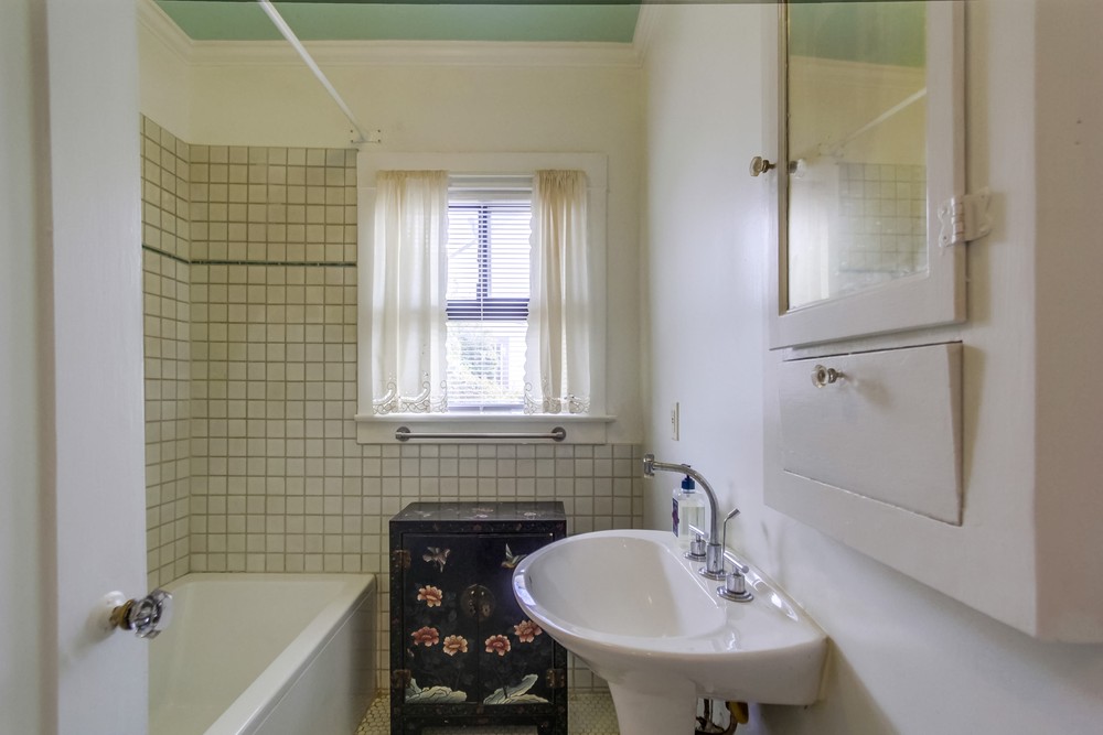 Virtual tour photo 24 of 30 for 3318 Dwight St