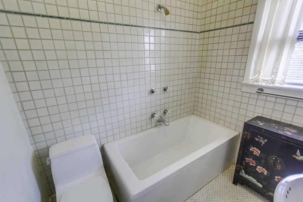 Virtual tour photo 25 of 30 for 3318 Dwight St